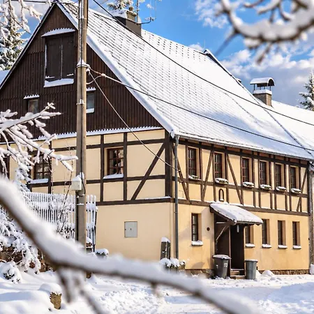 Holiday home Hrazdenka V Krusnych Horach Horni Blatna